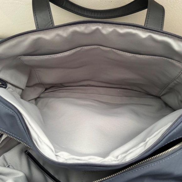 The Away Everywhere Bag in Navy Blue - Picture 7 of 11